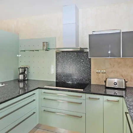 Gorgeous In Raphael *