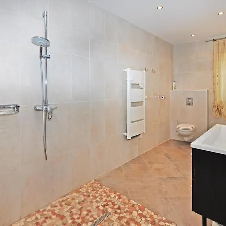 Gorgeous In Raphael *